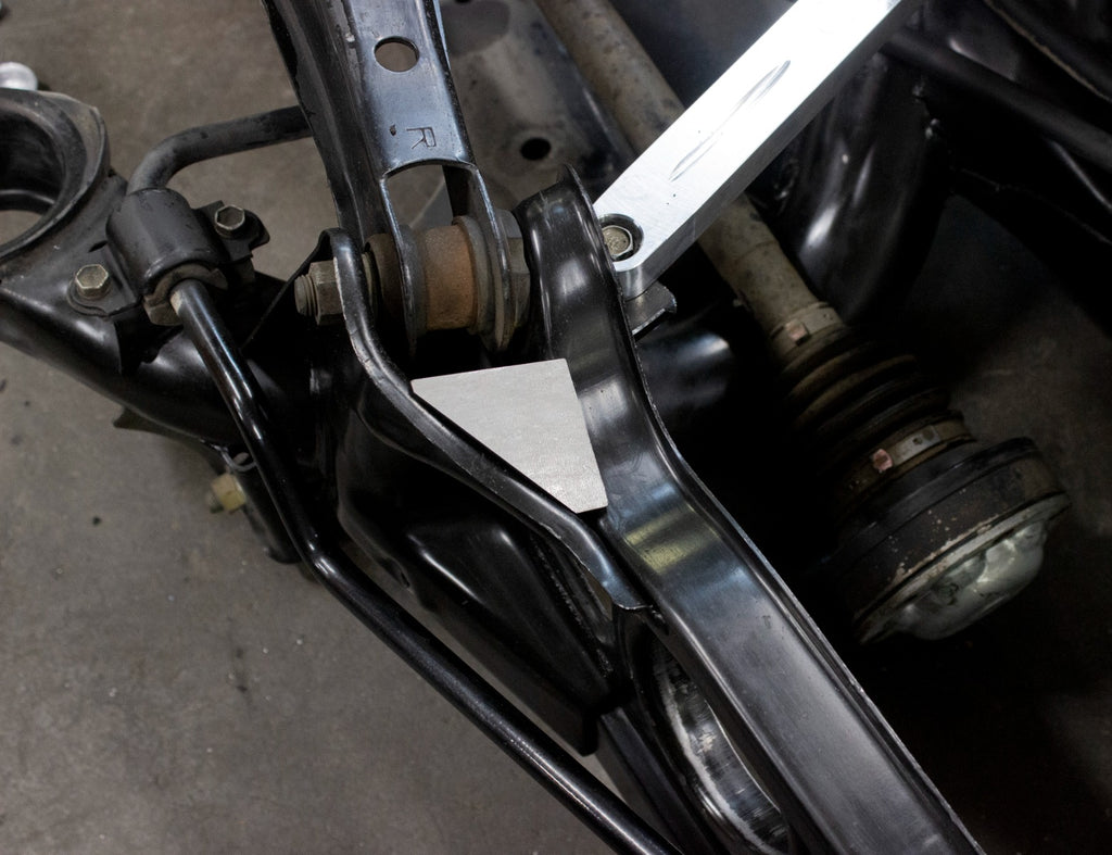 Refuerzos del subchasis trasero del IS300 - Serie 1