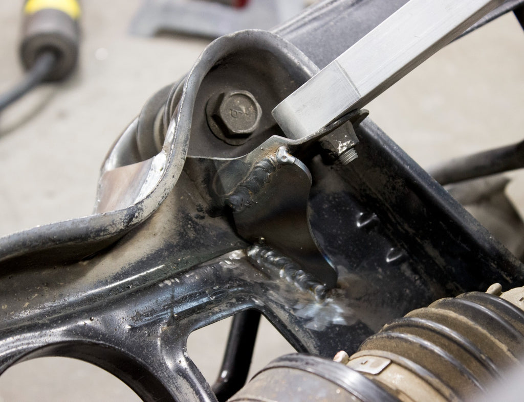 Refuerzos del subchasis trasero del IS300 - Serie 1